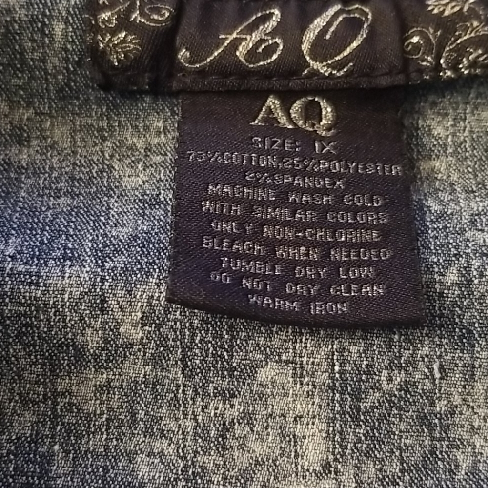 Nwot Plus Size Denim Jacket - image 6